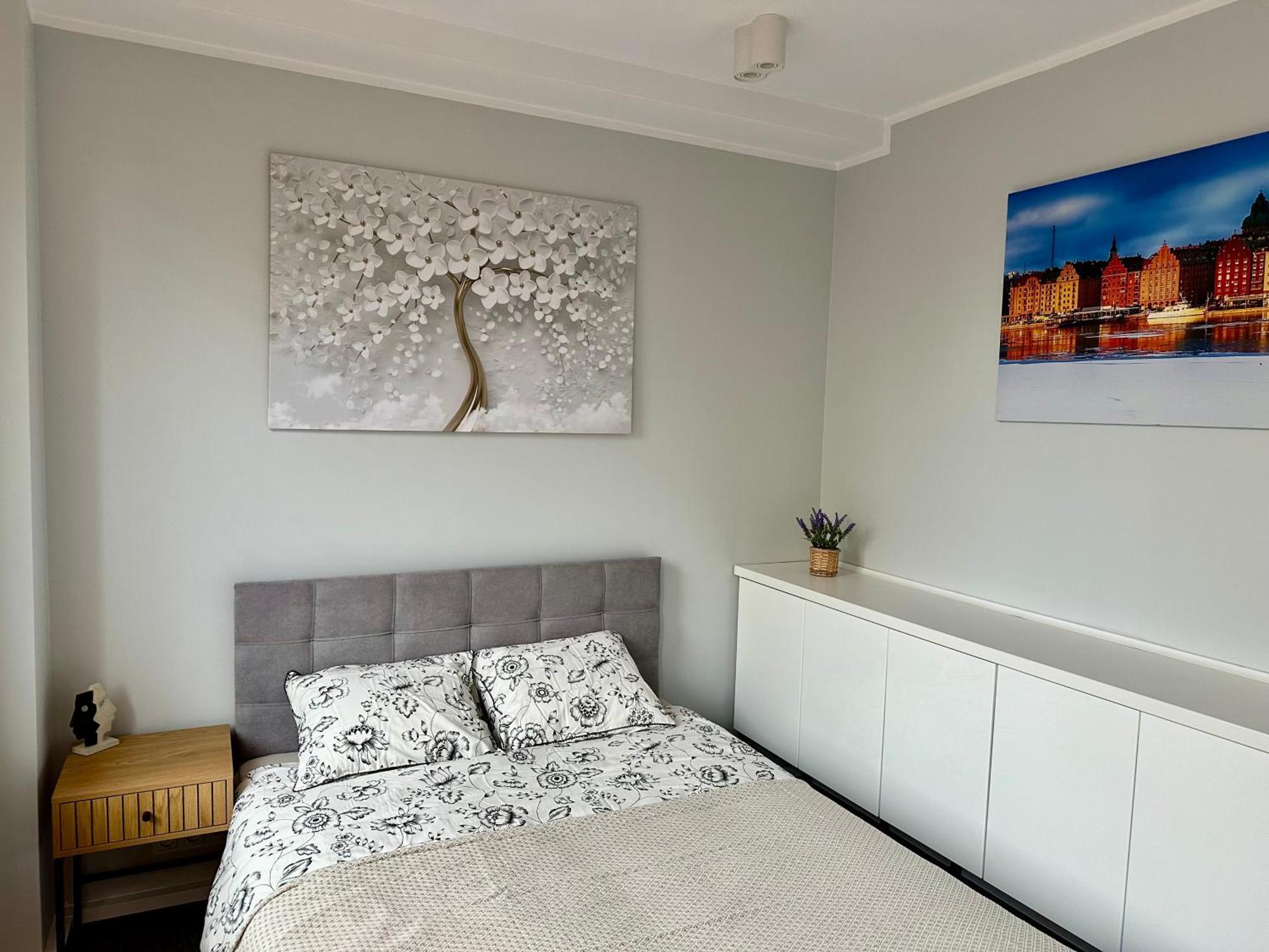 Apartamenty 1 Maja 94 カトヴィツェ エクステリア 写真