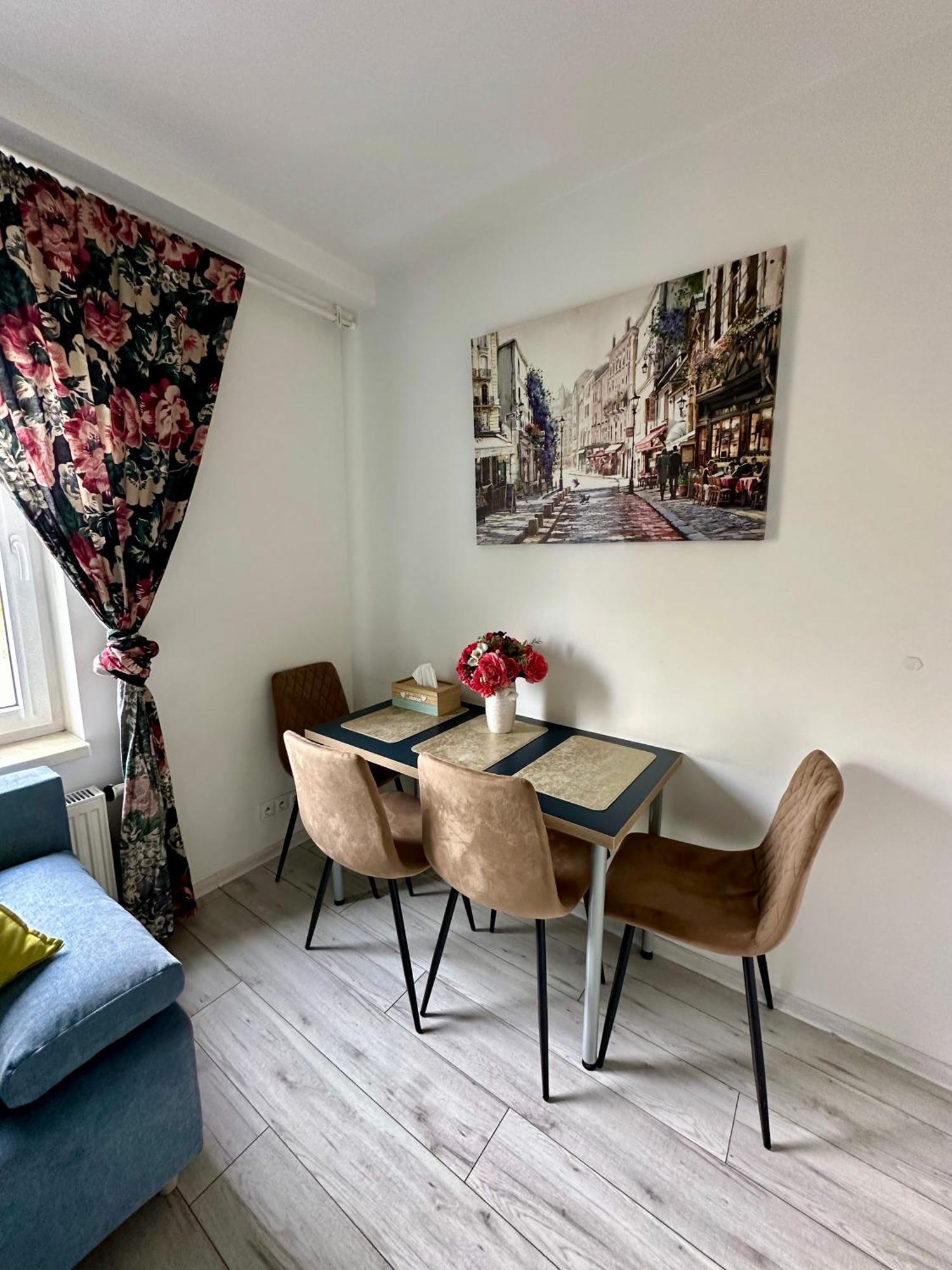 Apartamenty 1 Maja 94 カトヴィツェ エクステリア 写真