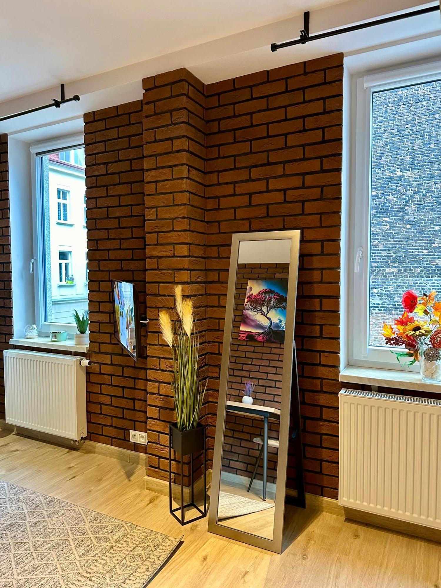 Apartamenty 1 Maja 94 カトヴィツェ エクステリア 写真
