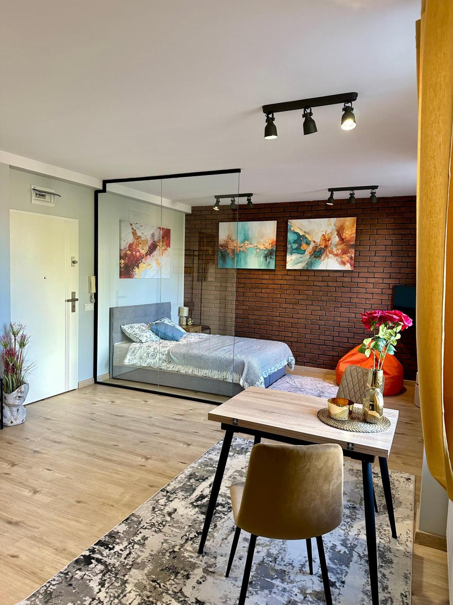 Apartamenty 1 Maja 94 カトヴィツェ エクステリア 写真