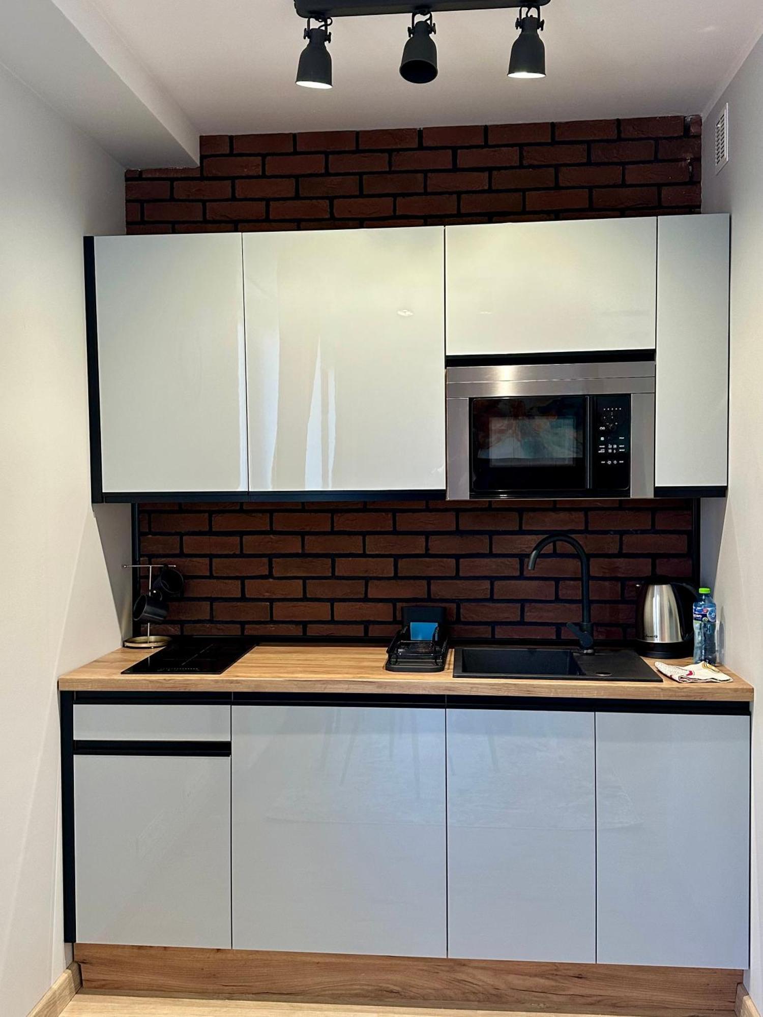 Apartamenty 1 Maja 94 カトヴィツェ エクステリア 写真