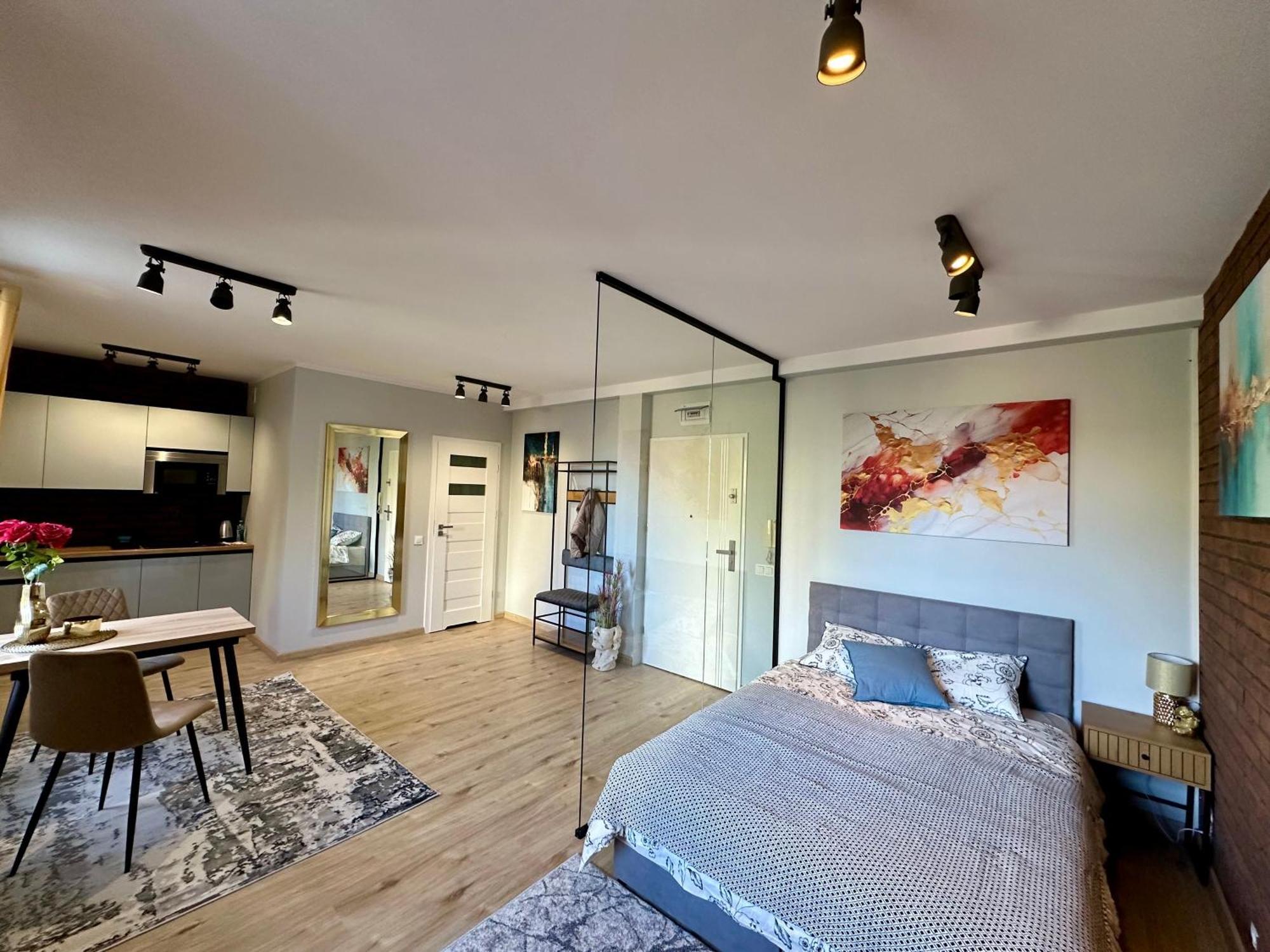 Apartamenty 1 Maja 94 カトヴィツェ エクステリア 写真